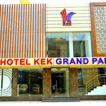 Hotel Kek Grand Park Ченай Екстериор снимка